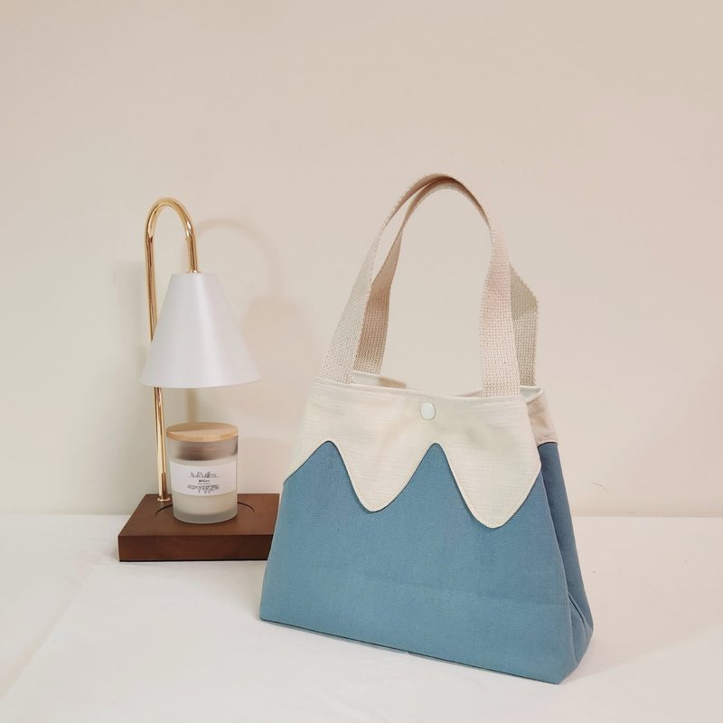 天空蓝富士山手提斜背两用包-无附赠背带 - 手提包/手提袋 - 棉．麻 