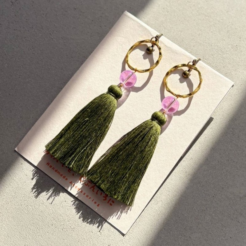 松树耳环 不适用于金属过敏者 - 耳环/耳夹 - 绣线 绿色