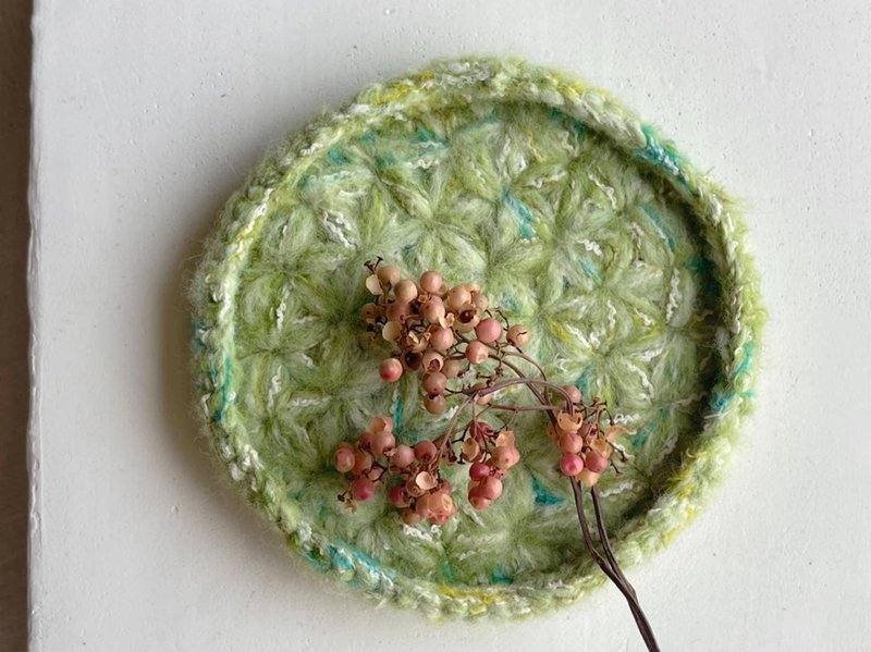 Knitting 生命之花置物碟 - 春日的苔 - 置物架/篮子 - 棉 绿色