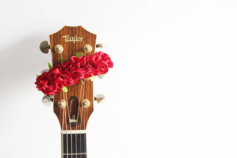 Ribbon lei for guitar,red flower,guitar strap,acousticguitar - 吉他配件 - 棉．麻 红色