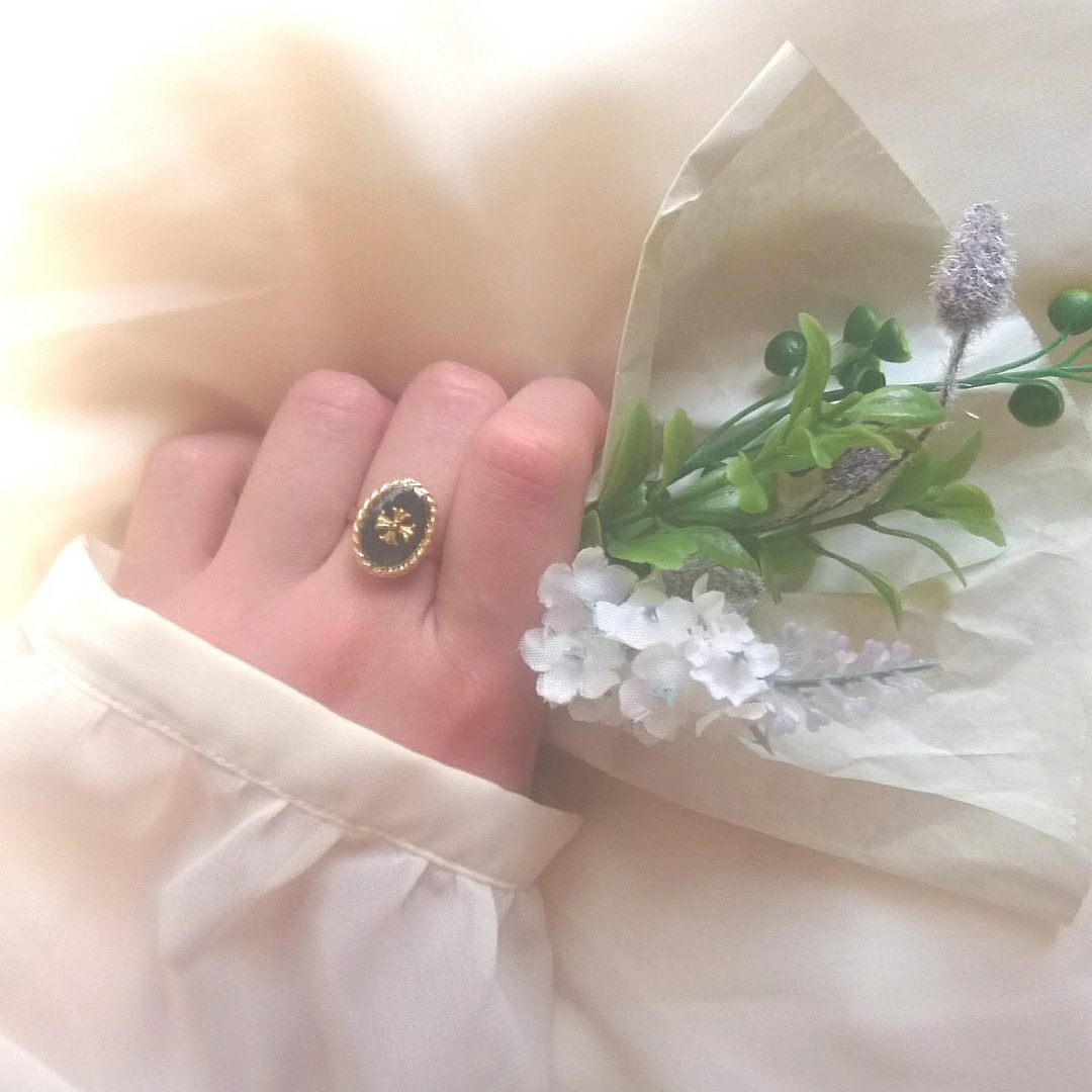 vintage emblem ring vintage style emblem ring (navy free size) - 戒指 - 树脂 蓝色
