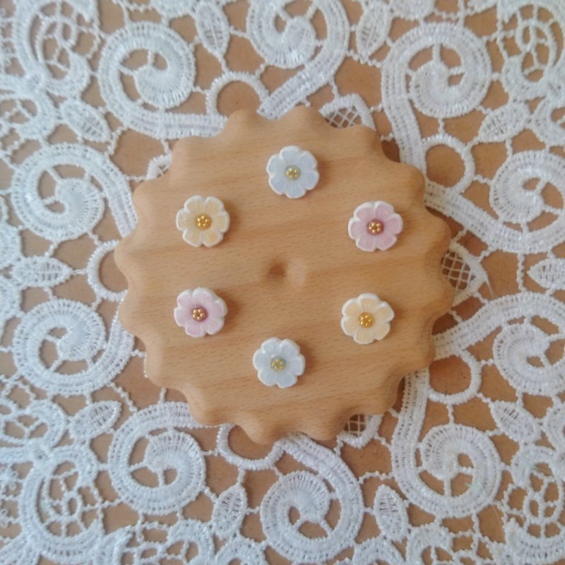 panda rain原创陶瓷风简约小花耳环 - 三色入 - 耳环/耳夹 - 粘土 多色