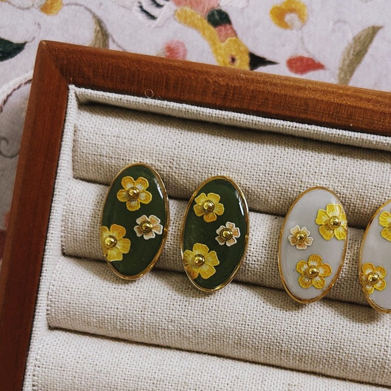耳环 | Mirror Bloom 浮花镜 - 蕨绿 - 耳环/耳夹 - 树脂 绿色