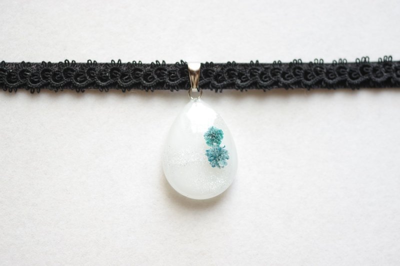 树脂艺术 方形吊坠・夜色深处 - 项链 - 树脂 白色