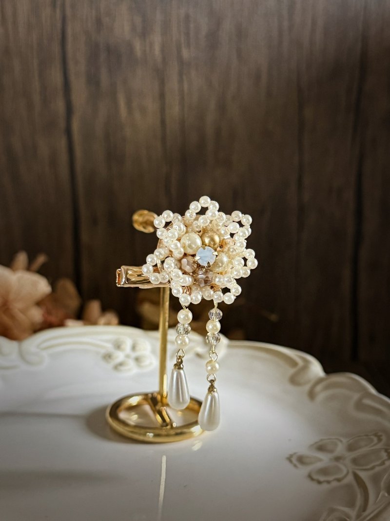 【新品优惠】美丽佳人 茉莉 发夹胸针两用饰品 - 发饰 - 其他材质 