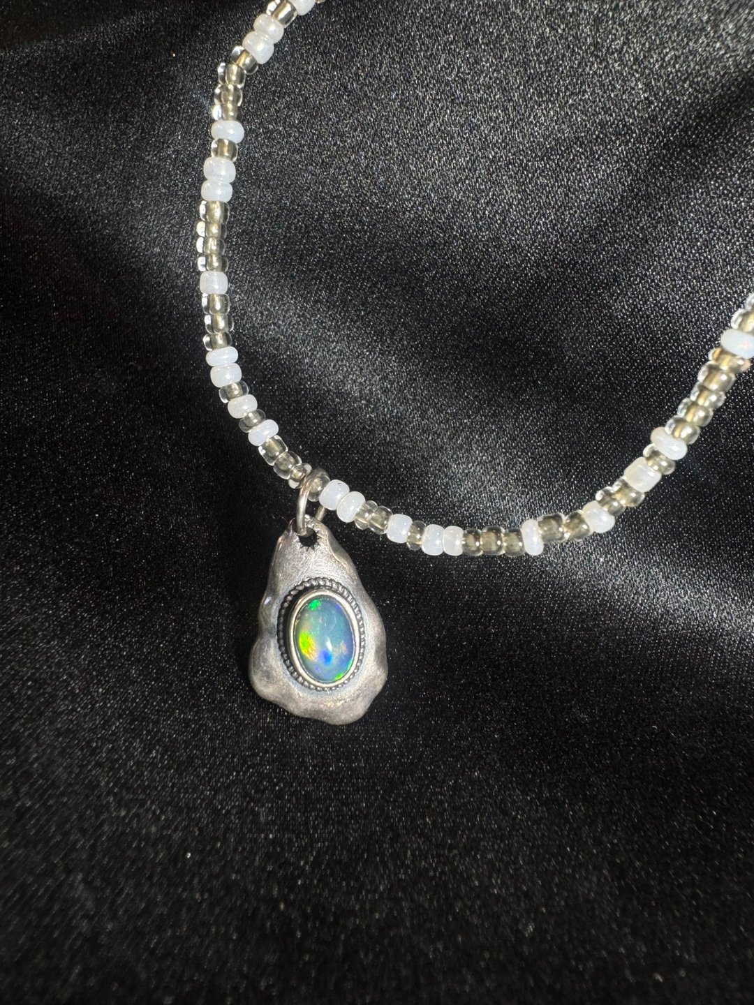 不受拘束的。s925 银 水欧泊 黑欧泊 Opal 项链。Nuwn jewelry - 项链 - 宝石 多色