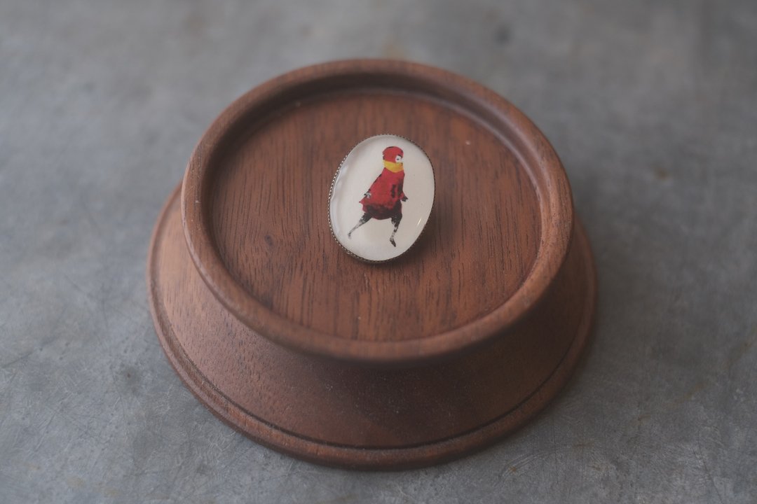 Brooch red girl - 胸针 - 其他材质 红色