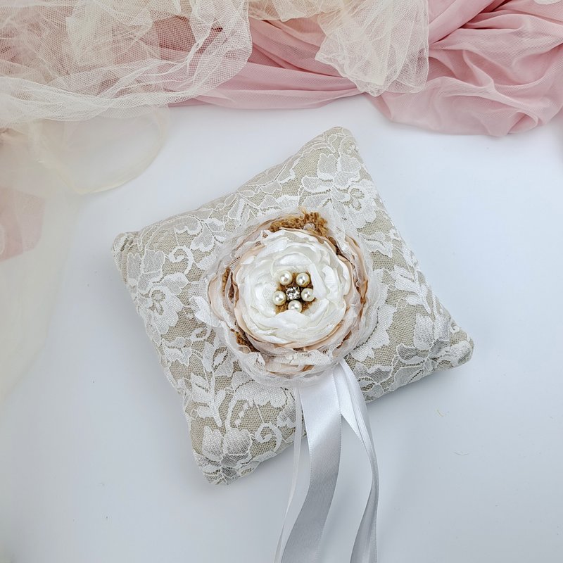 婚礼戒指枕 戒子座 结婚装饰 婚礼用品 RB004 - 戒指 - 丝．绢 白色