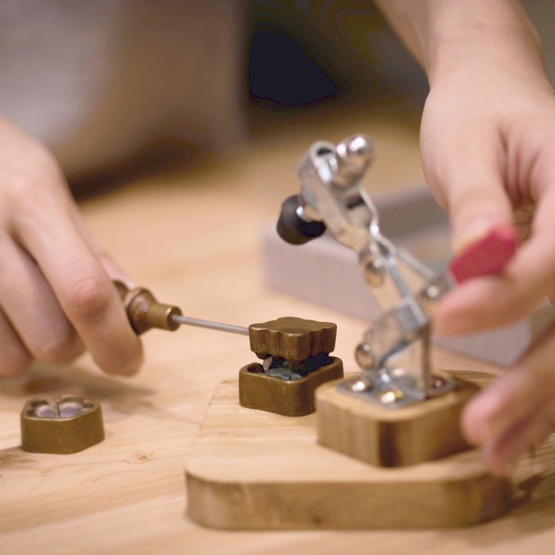 11 月・艹化工事・秋季手作烫花饰品 - 金工/饰品 - 其他人造纤维 