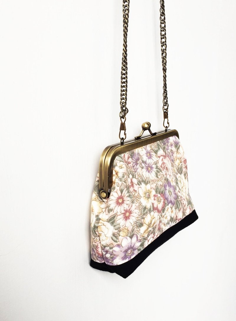 Wahr_紫斐花口金包/化妆包/侧背包/小物包/随身包 - 侧背包/斜挎包 - 其他材质 