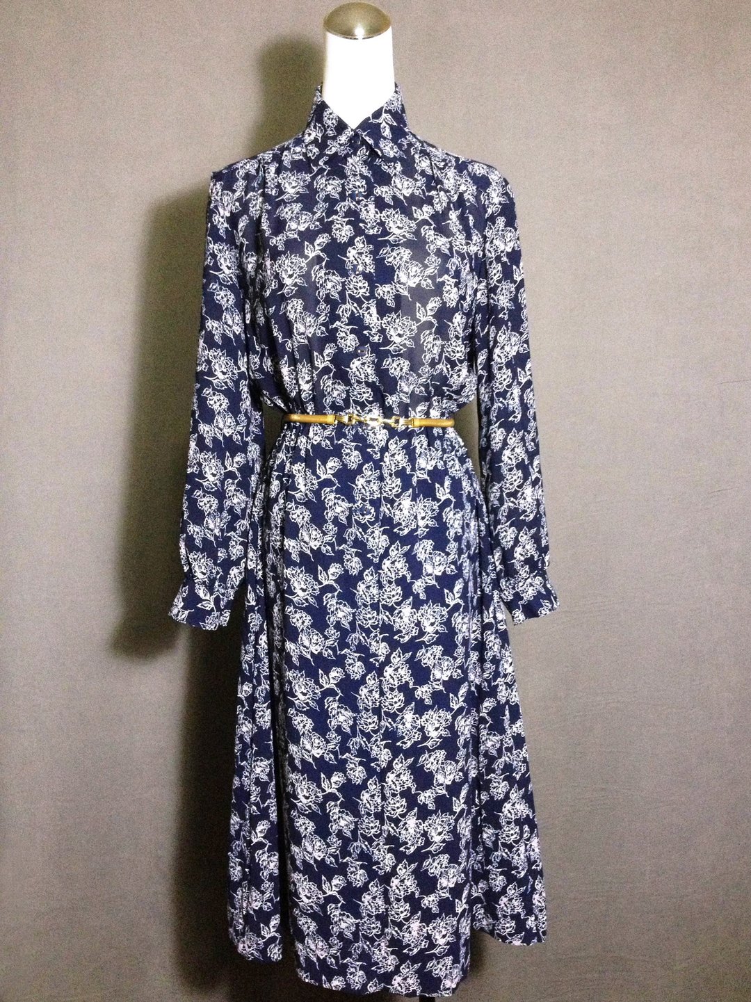 时候古着 [ 古董洋装/ 日本制花卉线条深蓝古董洋装 ] 国外带回 古着长洋装 VINTAGE - 洋装/连衣裙 - 聚酯纤维 蓝色