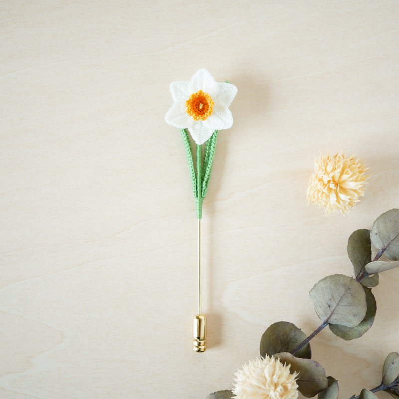 白水仙蕾丝编织胸针 接单定制 手工花朵饰品 - 胸针 - 绣线 白色