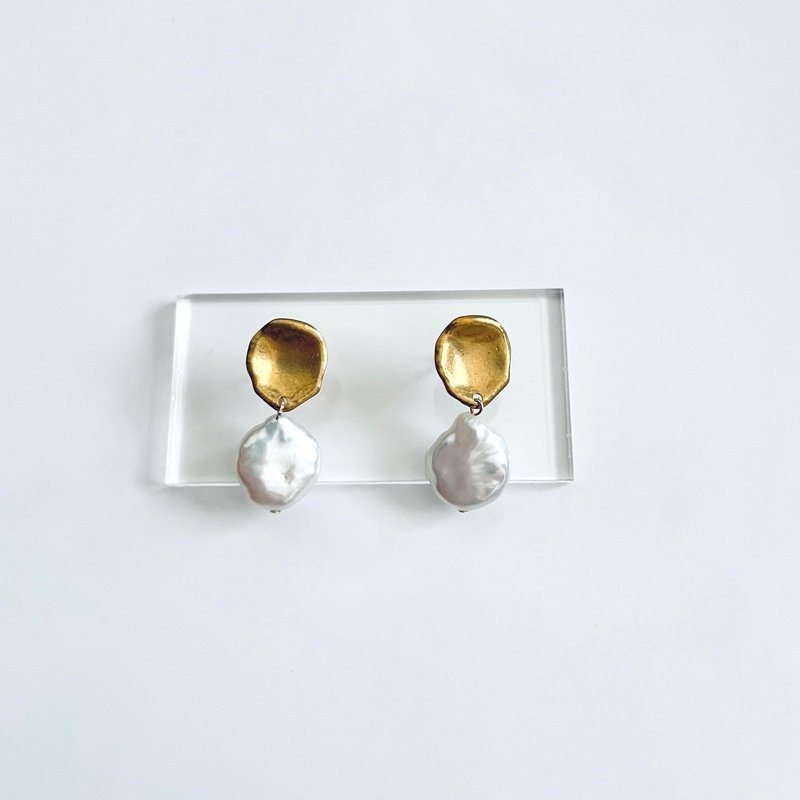 黄铜和淡水硬币耳夹耳针 - 耳环/耳夹 - 珍珠 白色