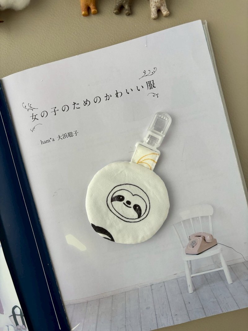 平安福袋 可爱小树懒  新生儿礼 口水巾 宝宝礼 - 围嘴/口水巾 - 棉．麻 白色