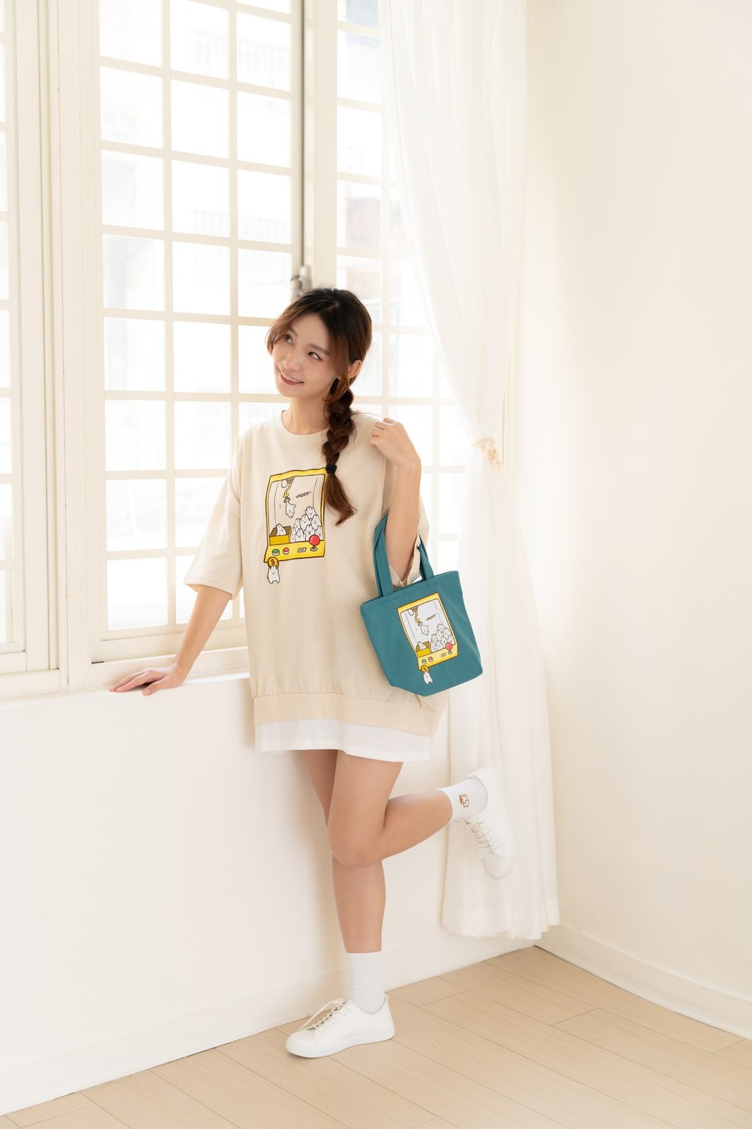 麻糬兔娃娃机-层次感oversize T-shirt(卡其杏) - 女装 T 恤 - 棉．麻 黄色