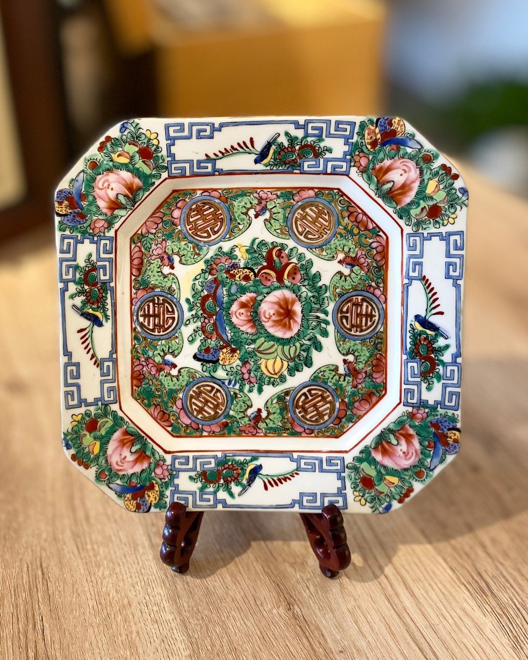 Vintage 香港粤东瓷厂 - 广彩寿字花心手绘八角瓷碟 - 盘子/餐盘/盘架 - 瓷 多色