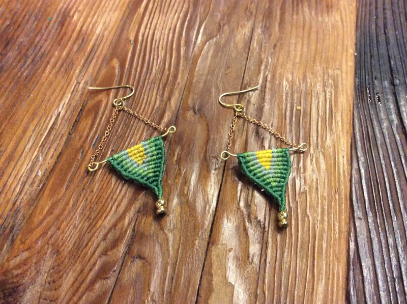 南美蜡线编织耳环 - 耳环/耳夹 - 蜡 绿色
