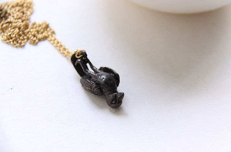 Death Crow Charm Necklace - Unique Handmade Pendant Jewelry - 项链 - 其他金属 金色