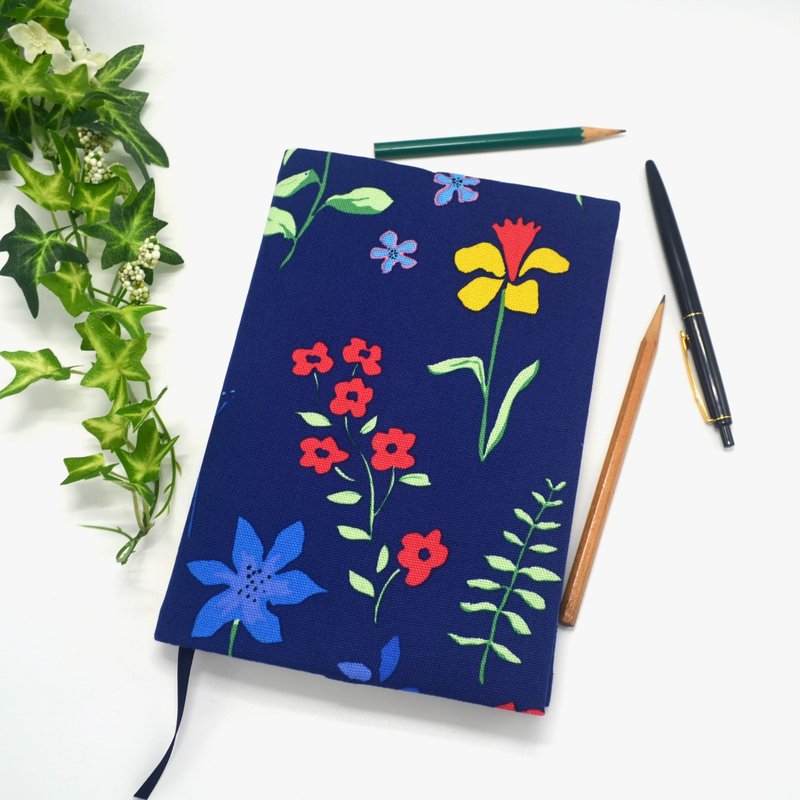 花盛开布书衣/布书套 可调式 美国布 - 书衣/书套 - 棉．麻 蓝色