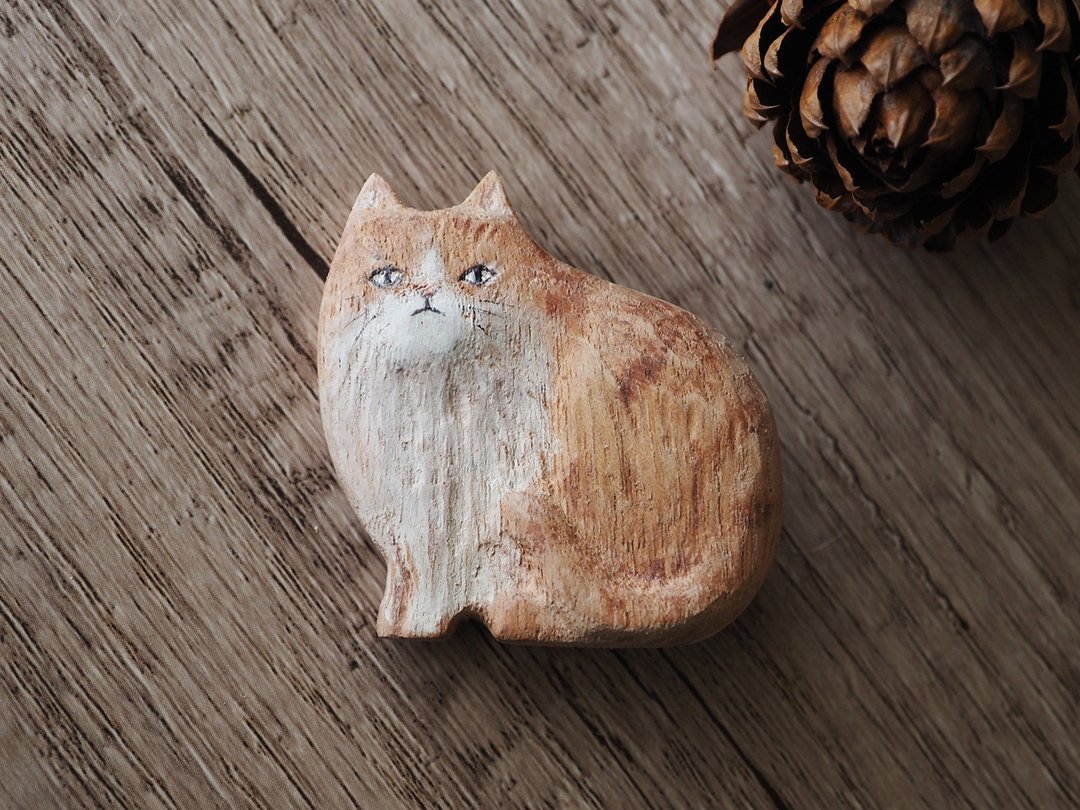 手工木雕猫咪胸针 徽章 - 橘奔驰 - 徽章/别针 - 木头 