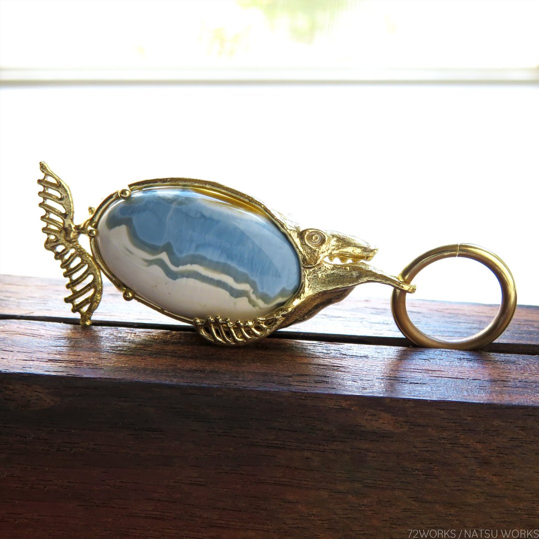 Blue Opal with Brass Fish charms - 吊饰 - 宝石 蓝色