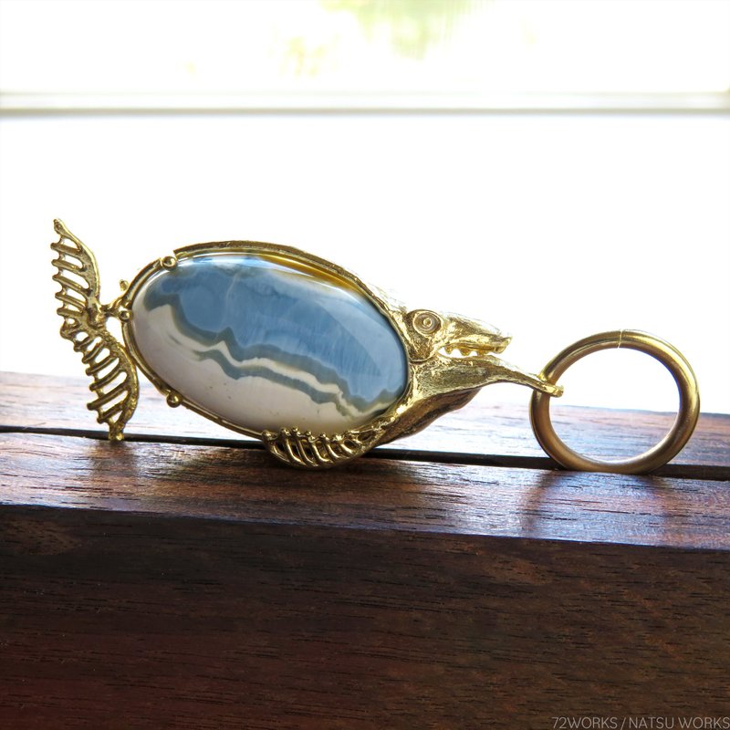 Blue Opal with Brass Fish charms - 吊饰 - 宝石 蓝色