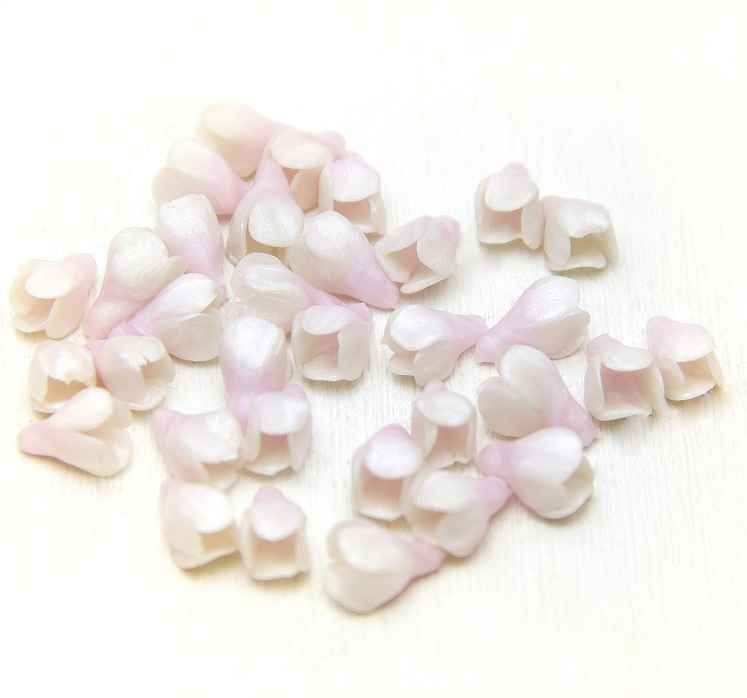 Pink/ Pearl flower buds polymer clay, Floral Beads for Making Jewelry - 零件/散装材料/工具 - 塑料 粉红色