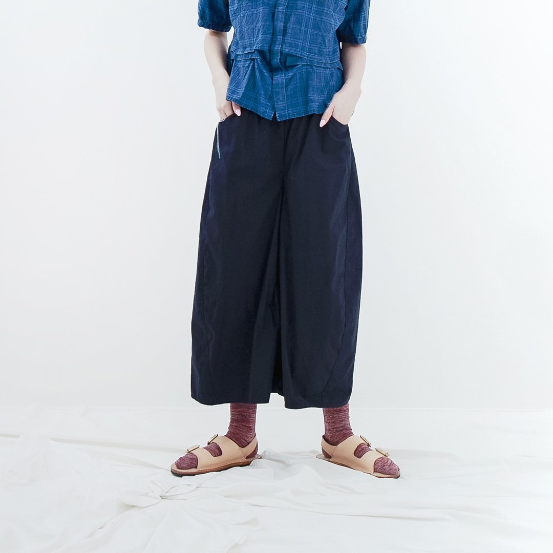 夜色手工缝线茧型休闲长宽裤 - 女装长裤 - 棉．麻 蓝色