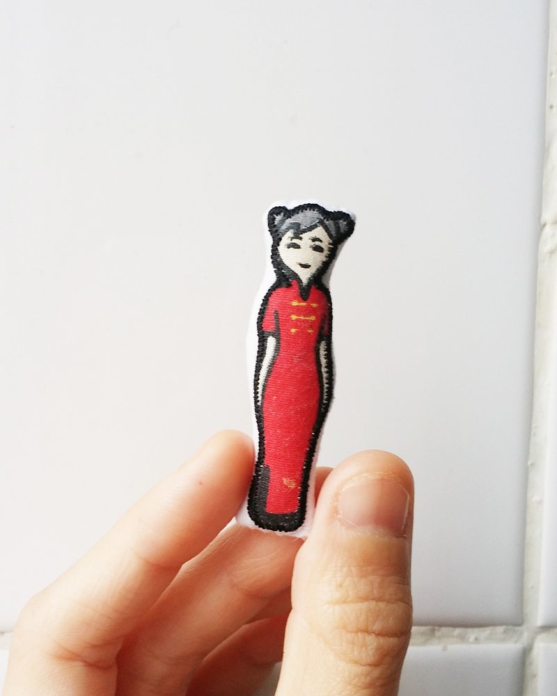 [LineWorkLab]世界各地的人胸针 - 中国娃娃 People Around the World Brooch - Chinese Doll - 胸针 - 其他材质 红色