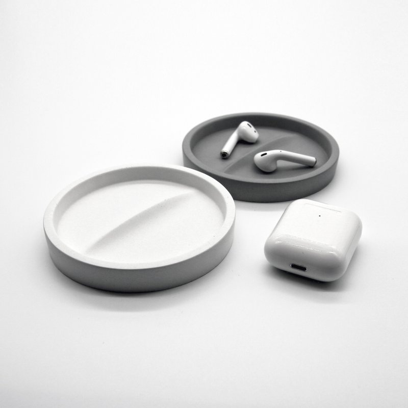 Round TRAY I 水泥置物皿 I 圆碟 I 定制化杯垫 －马年开运小物 - 摆饰 - 水泥 灰色