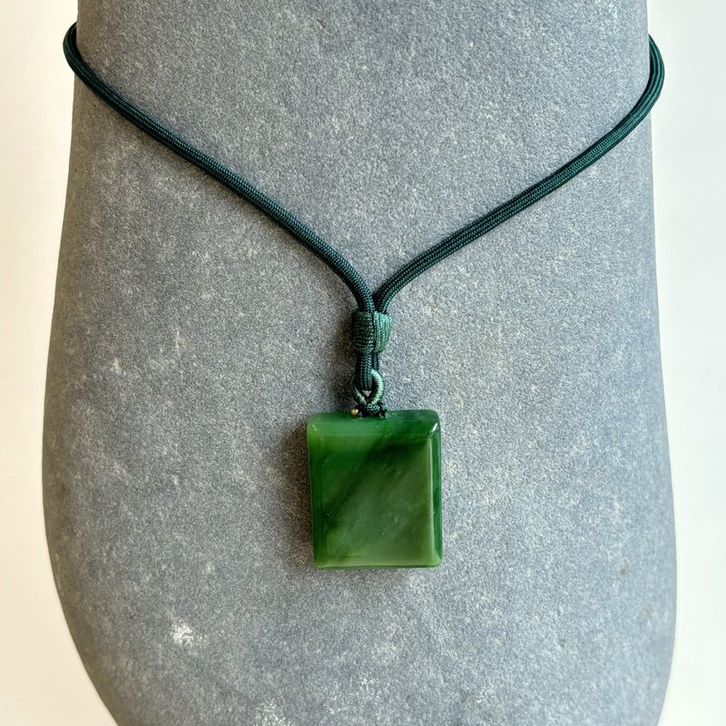山水吟和 - 福气玉光系列 - 台湾设计雕刻玉佩 - 项链 - 玉石 绿色