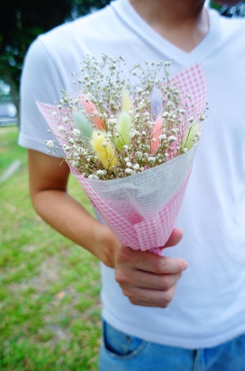 麋花Amor Floral-(粉色包装纸)缤纷兔尾草满天心干燥花小花束/ 婚礼小物 新娘捧花 毕业小花束 外拍花束 婚纱拍照道具 干燥花 生日礼物 - 植栽/盆栽 - 植物．花 红色