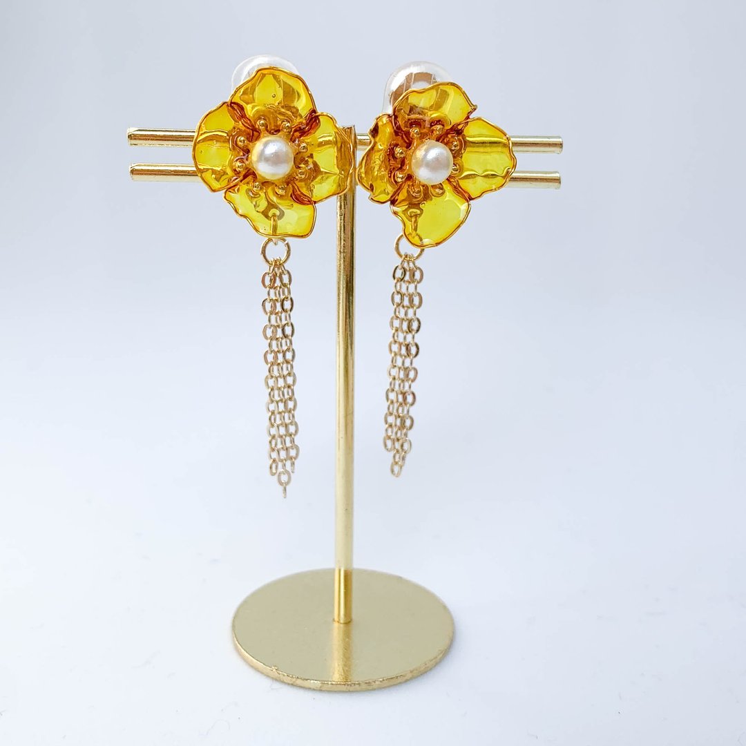 Poppy Gorgeous Yellow Clip-On Earrings - 耳环/耳夹 - 其他材质 黄色