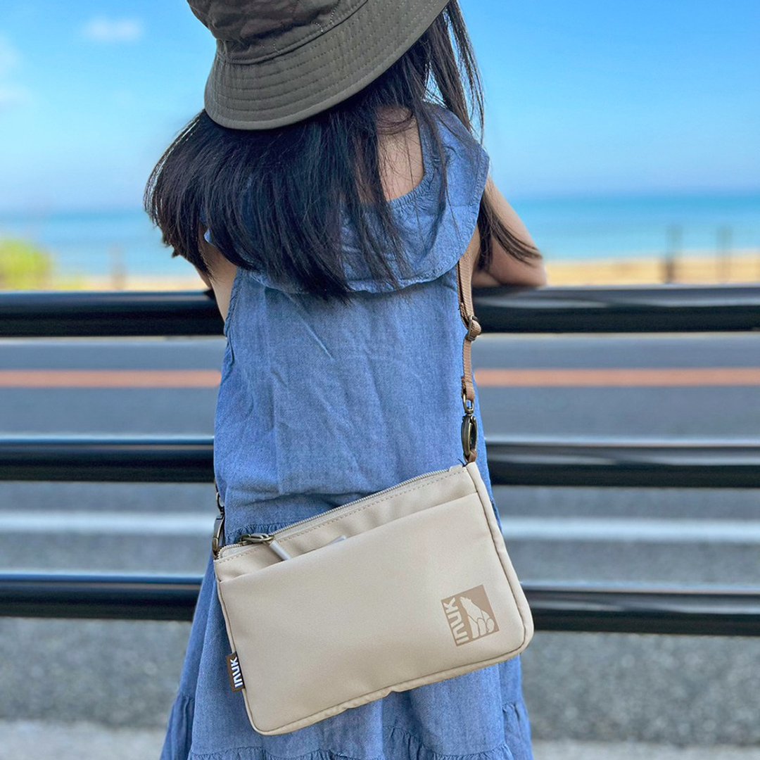 快速出货全境防水 | Longwallet 奶茶色 | 触屏手机包 - 侧背包/斜挎包 - 聚酯纤维 金色