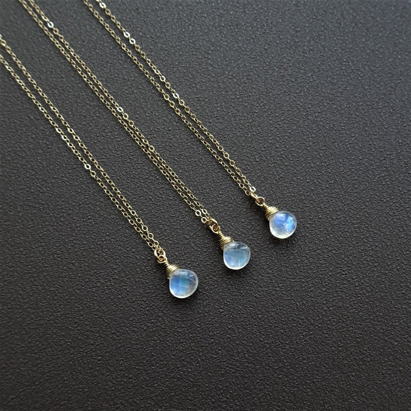 小巧光面心形 月光石 扁胖水滴形 14Kgf 包金项链 锁骨链 - 项链 - 半宝石 白色
