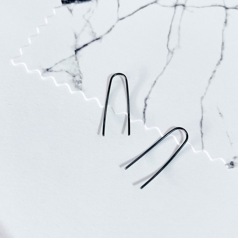 我是耳环不是文具 925纯银设计 (钢琴黑) - 耳环/耳夹 - 纯银 黑色