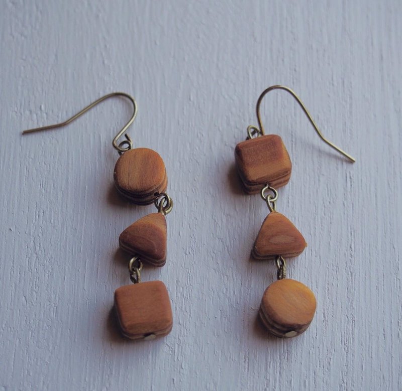 triple drop earrings - 耳环/耳夹 - 木头 咖啡色