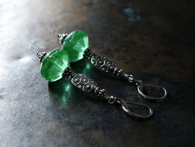 算盘造型古董玻璃（含铀）与龟甲纹银质耳环 - 耳环/耳夹 - 玻璃 绿色