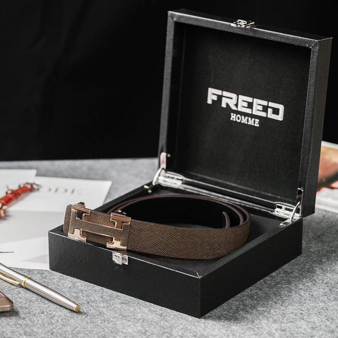 【FREED】英文字母扣真皮皮带 皮革 男生礼物 父亲节礼物 - 皮带/腰带 - 真皮 咖啡色