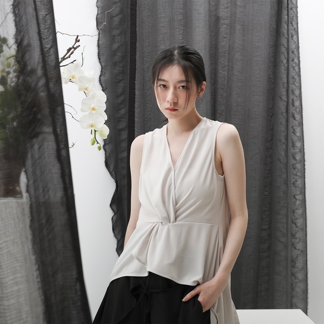 台北时装周限定款/Jing_敬・扭结上衣_23SF005_灰 - 女装背心 - 聚酯纤维 白色