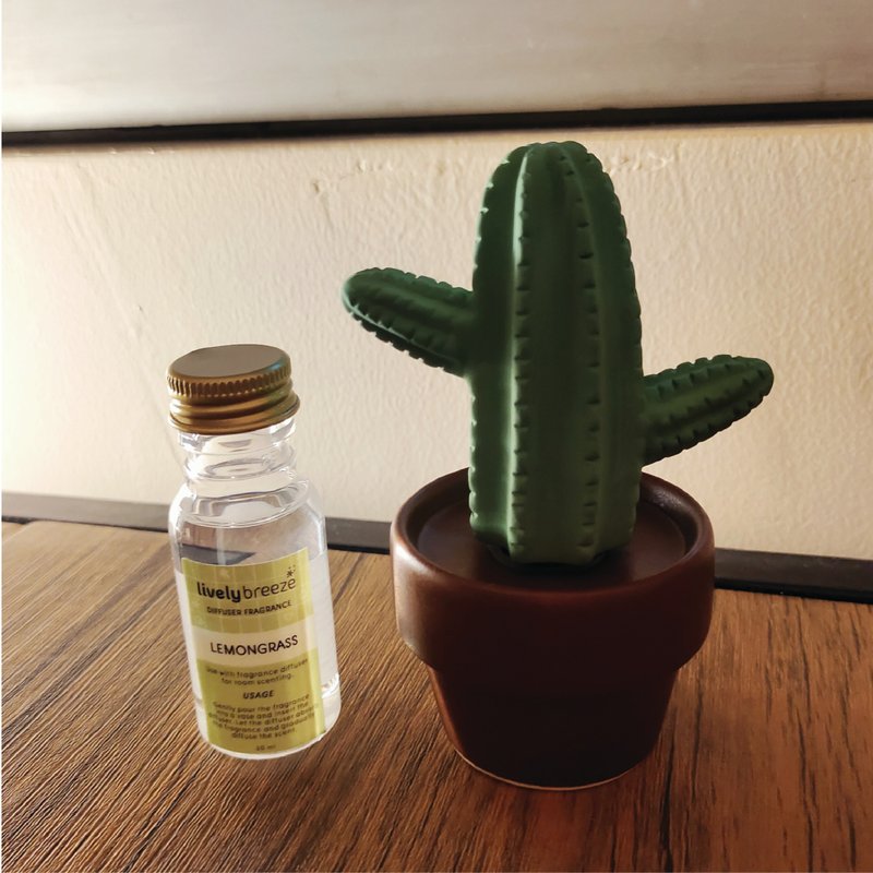 Mini Mexi cactus ceramic diffuser - 摆饰 - 陶 绿色