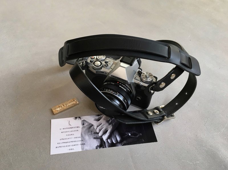 纯手工牛皮单反微单胶片相机带 颜色款式可订制 定制化刻字 礼物 - 相机背带/脚架 - 真皮 黑色