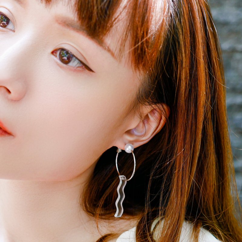 华尔滋 - 耳环/耳夹 - 压克力 银色