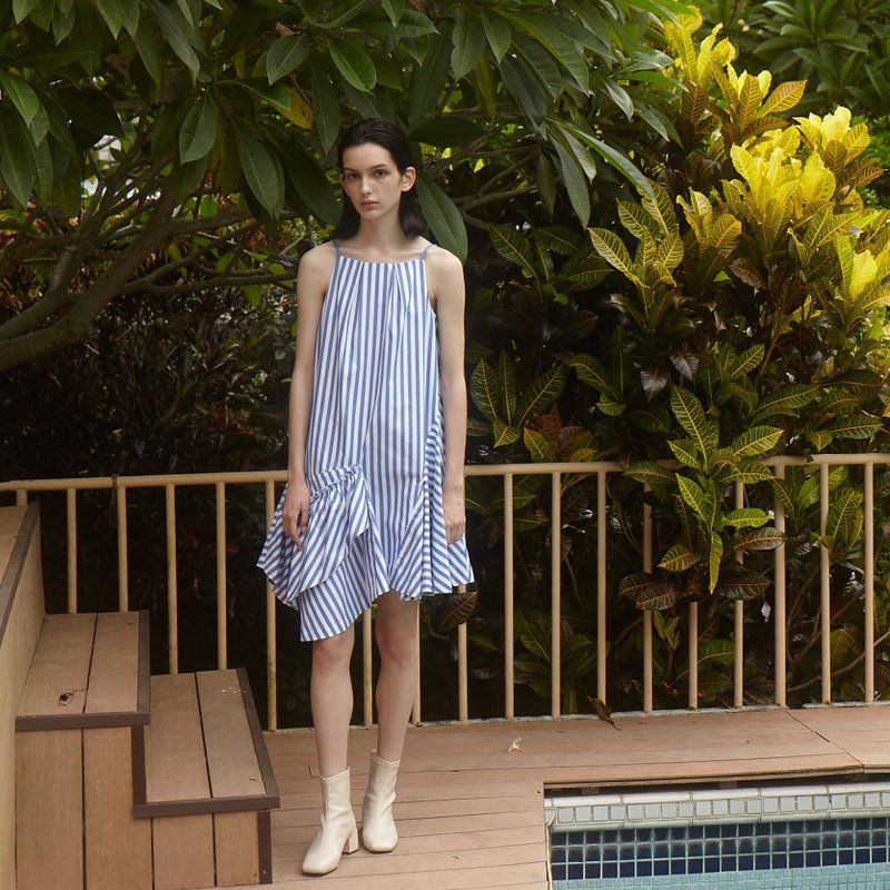 Erma 不规则剪裁条纹洋装 - 洋装/连衣裙 - 棉．麻 白色