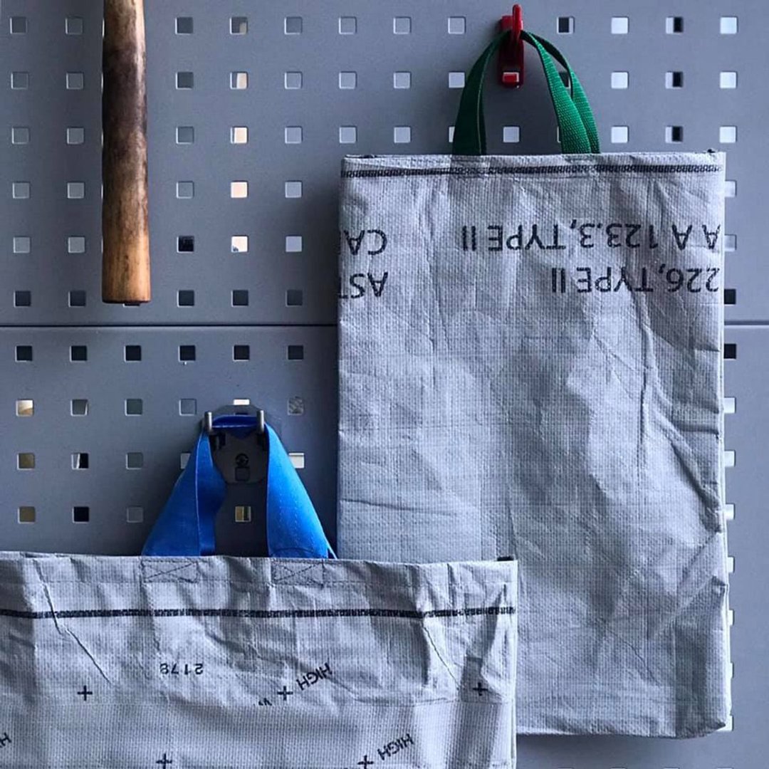 RECYCLED TARP TOTE BAG Small 环保托特包 - 小 - 手提包/手提袋 - 其他材质 灰色