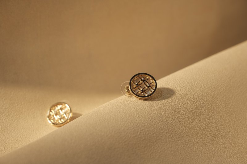 深海宝藏 - 联名款式 - 窗花x贝壳耳环 - 耳环/耳夹 - 银 