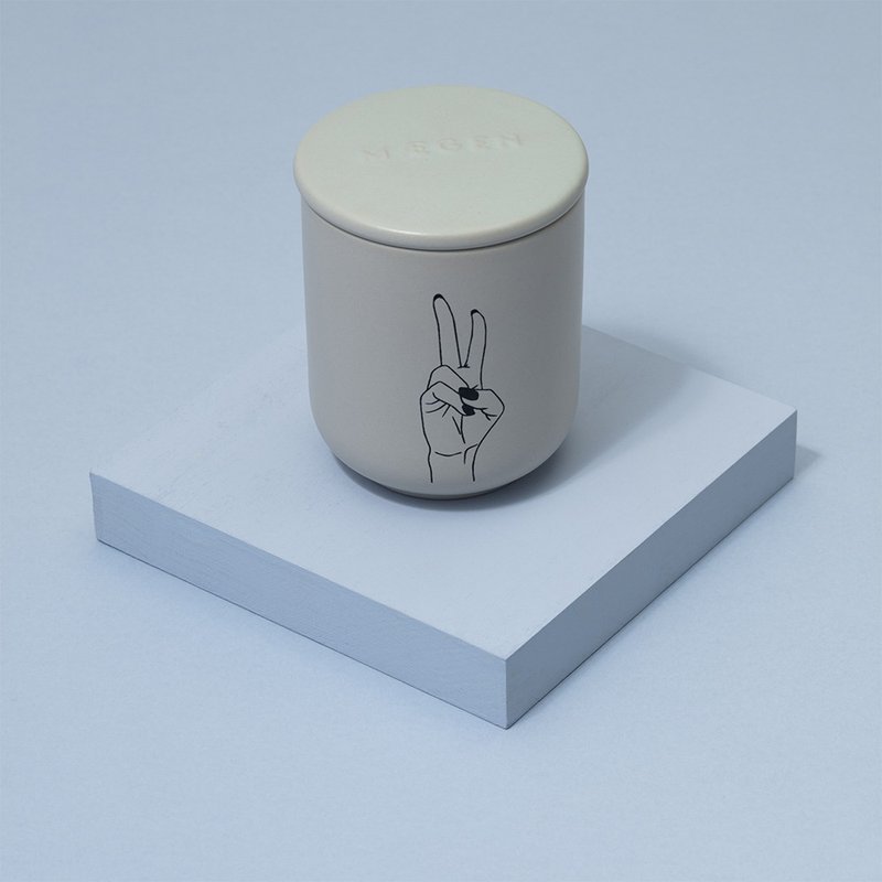 【英国 MÆGEN】Vox蜡烛- Peace. 椰蜜 & 凤梨 /240g - 蜡烛/烛台 - 瓷 多色