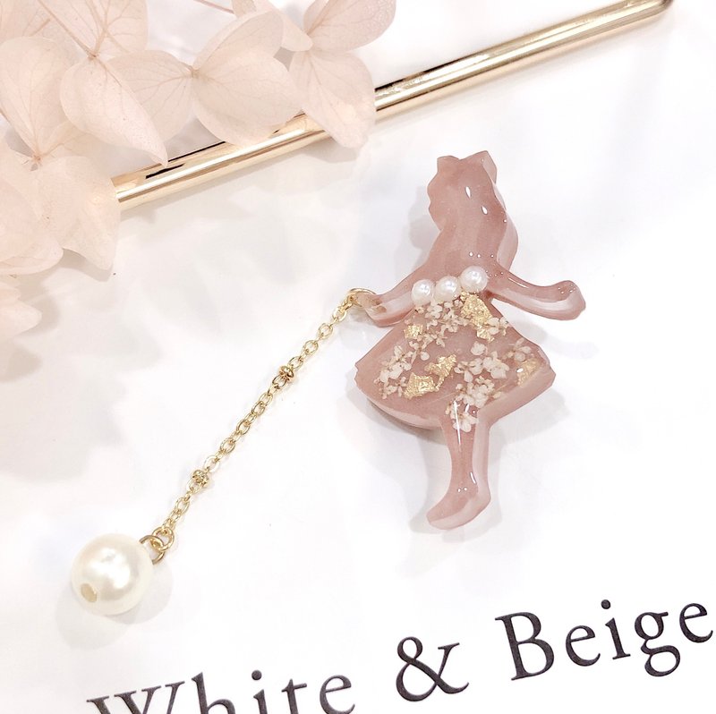 PUREST HOME 爱丽丝梦游仙境 珍珠 手作 别针  / 爱丽丝胸针 / 粉 - 胸针 - 其他材质 
