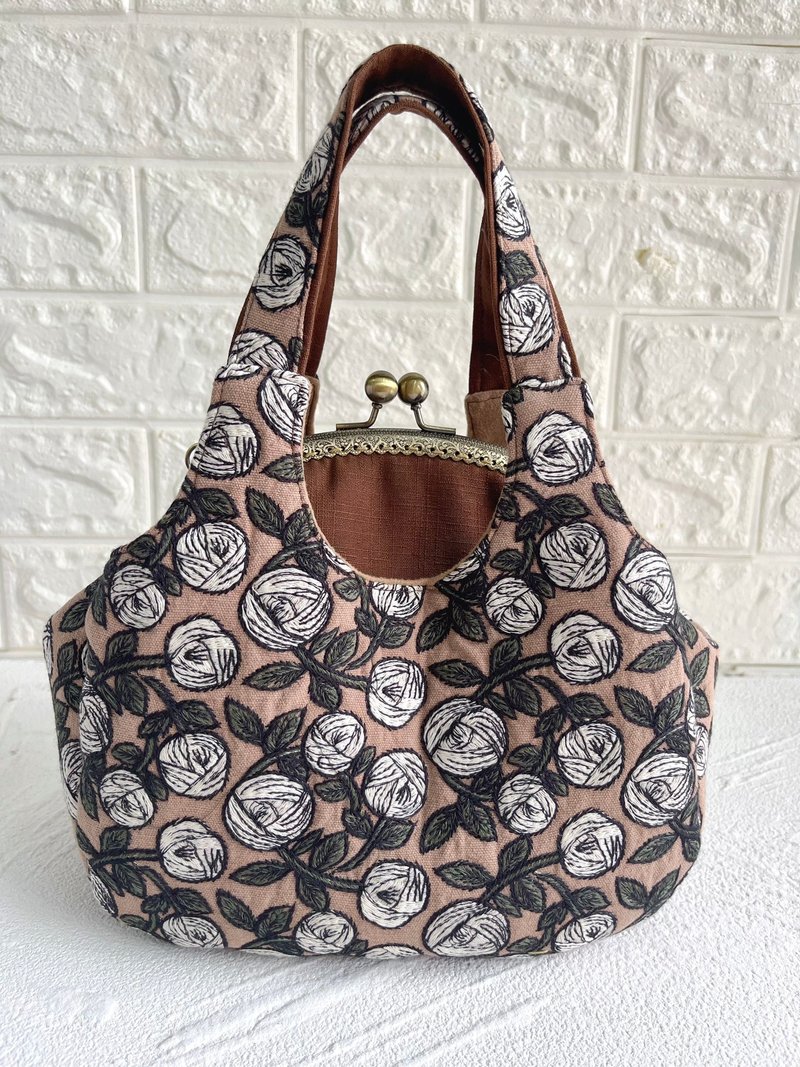 玫瑰刺绣限定款 奶茶色  - 背心口金手提包可斜背 - 手提包/手提袋 - 棉．麻 咖啡色