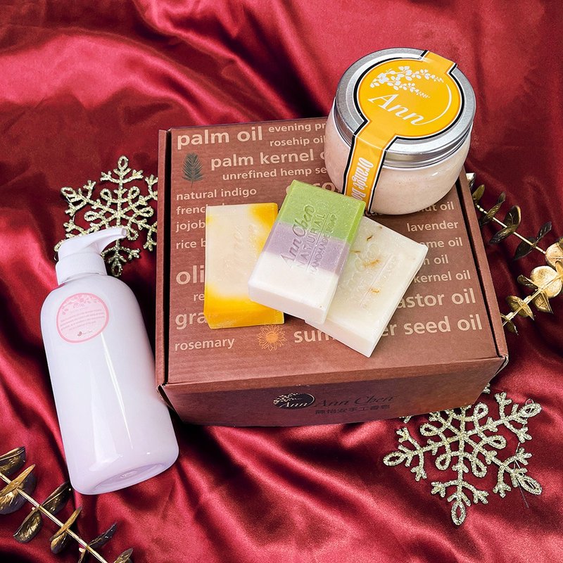 【礼盒】花草美肌保养礼盒组(身体乳/去角质/手工皂) - 身体护肤/按摩油 - 精油 绿色